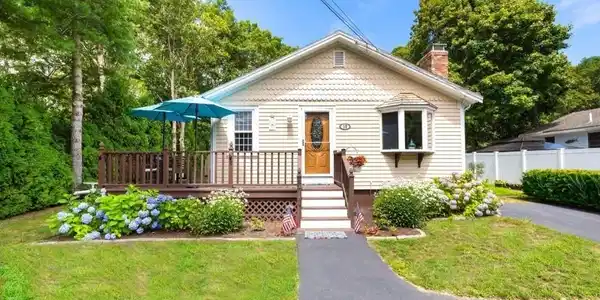 10 Harborview Dr