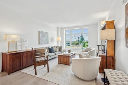 100 Lovejoy Wharf
