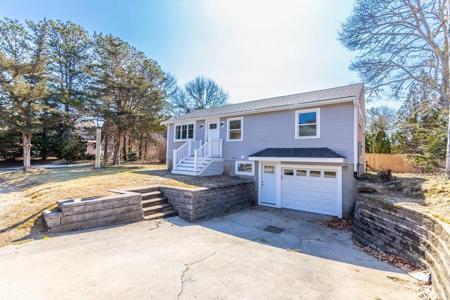 24 Weatherglass Ln