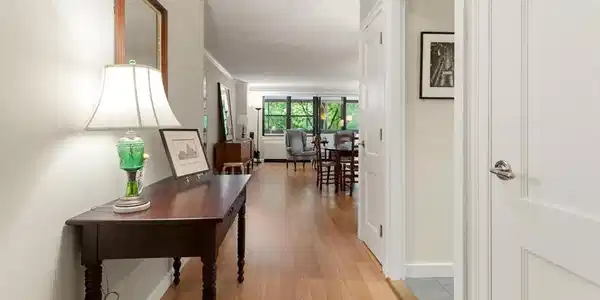 2 Hawthorne Pl