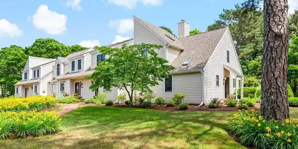 35 Shellback Way