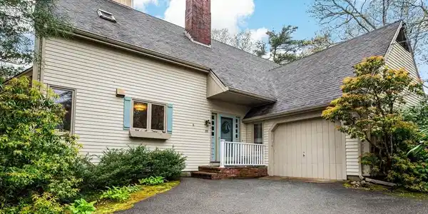 18 Ridgeview Dr