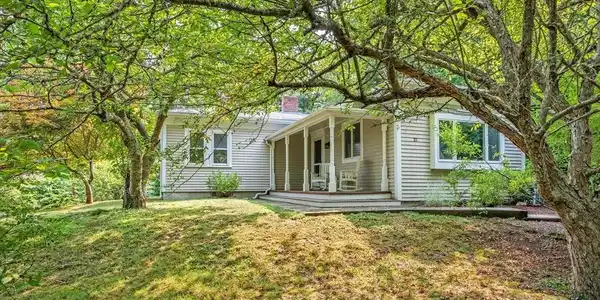 27 Long View Dr