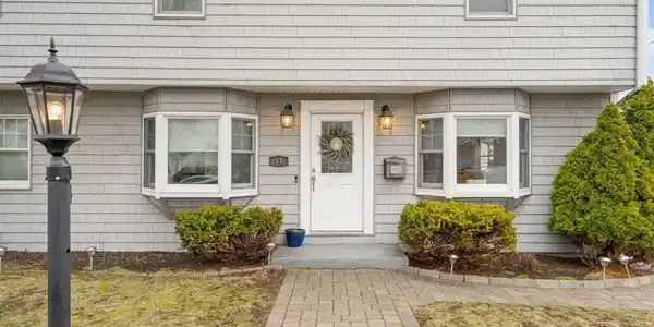 11 Lawson Ave