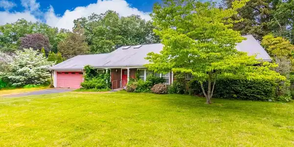 120 Holly Rd