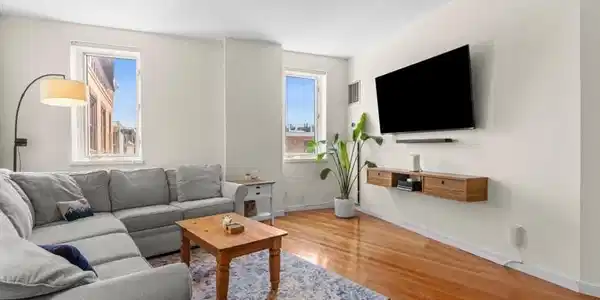 19 Wiget St
