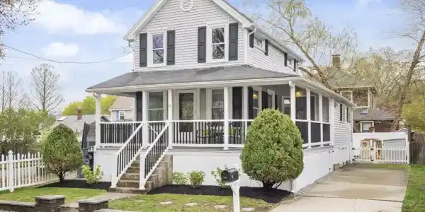 11 Holbrook Road
