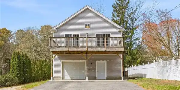 35 Freshmeadow Drive