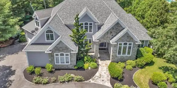 20 Eagle Dr