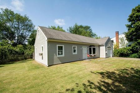 15 Cushing Rd