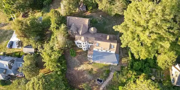 10 Squeteague Harbor Rd