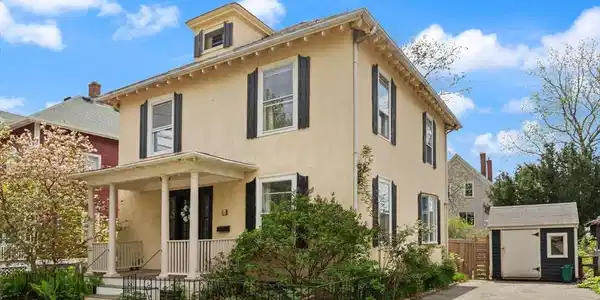 10 Eden St