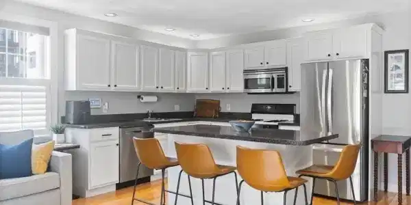 194 E St