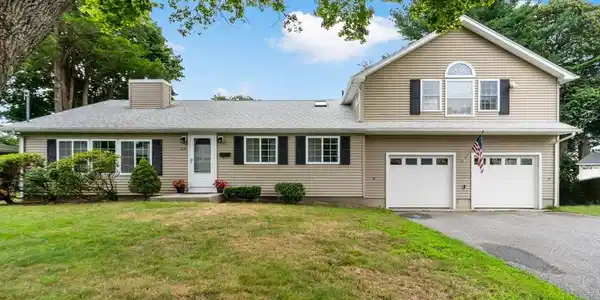 124 Watuppa Ave