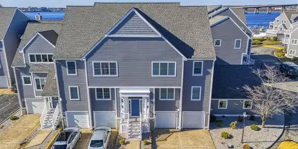 700 Shore Dr
