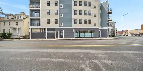 13 Nahant St