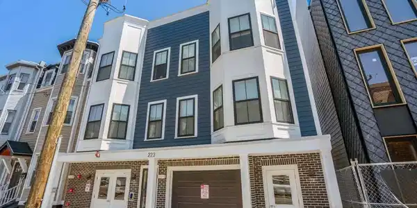 223 Saratoga St