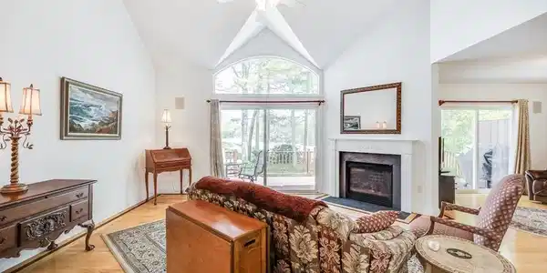 13 Laurel Hill Ct
