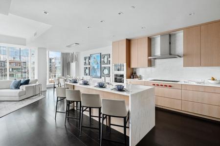 150 Seaport Blvd