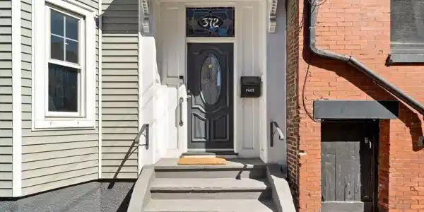372 Silver St