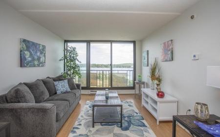 73 Broad Reach