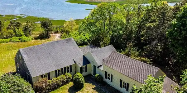 135 Pine Point Rd