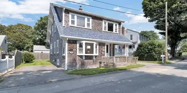 10 Vesper Ave