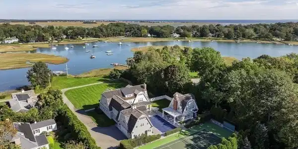21 River Lane
