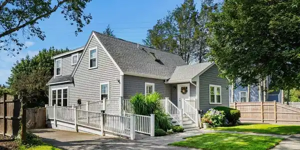 61 Memorial Dr.