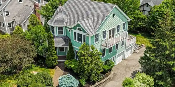43 Andrew Ave