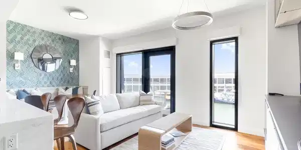 300 Pier 4 Blvd