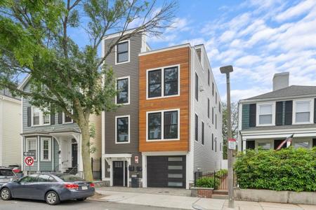 333 W 3rd St
