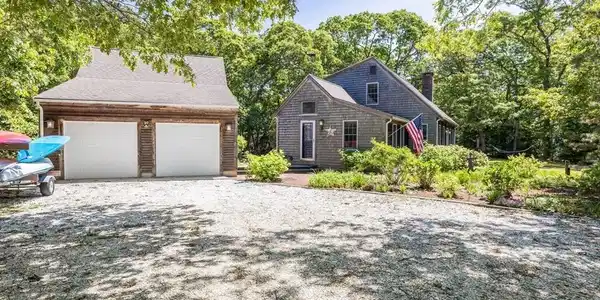 20 Hoyt Rd