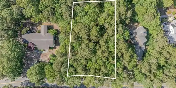240 Gross Hill Rd