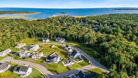2 Marthas Vineyard Dr