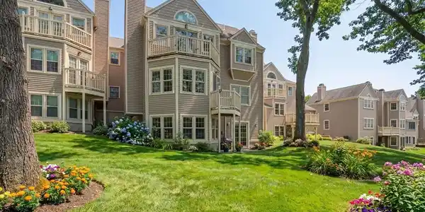 7 Ocean Woods Dr