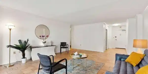 2 Hawthorne Pl
