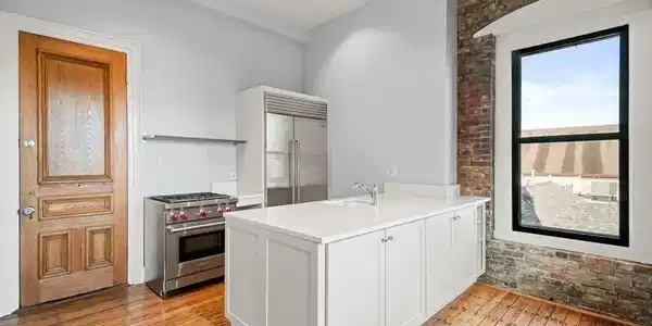 366 W Broadway