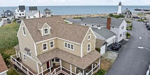 89 Lighthouse Road