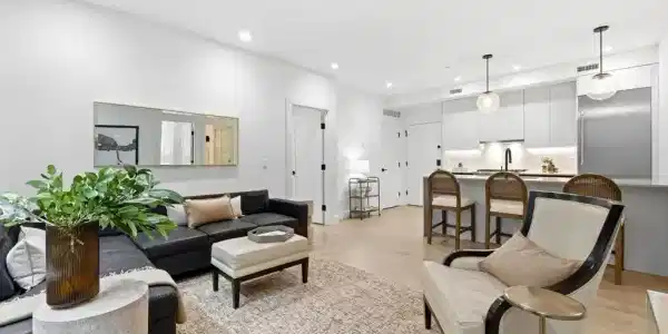 472 W Broadway