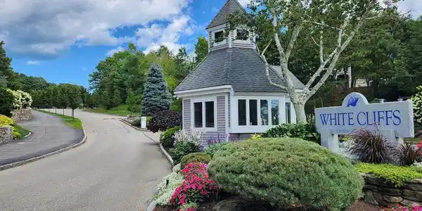 16 Westcliff Dr