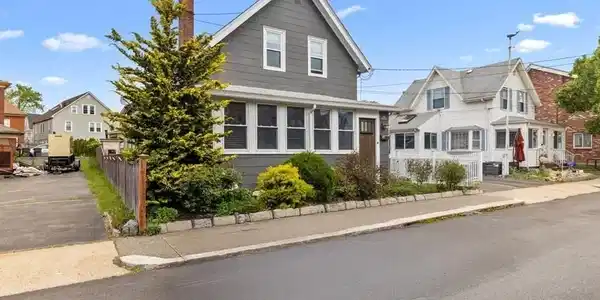 10 Ocean Ave