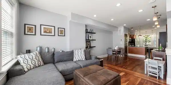 435 W 4th Street