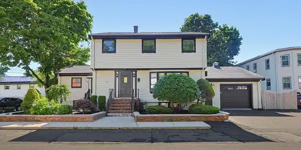 11 Lowe Street Place