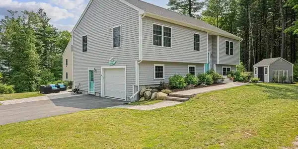 61 Hingham Ave