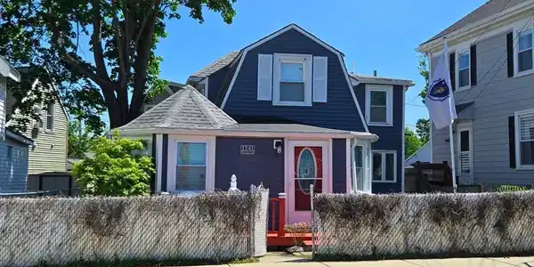 1141 Sea St