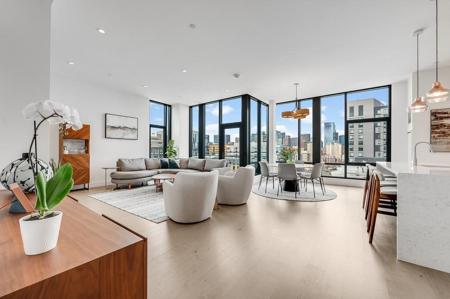 40 Traveler St