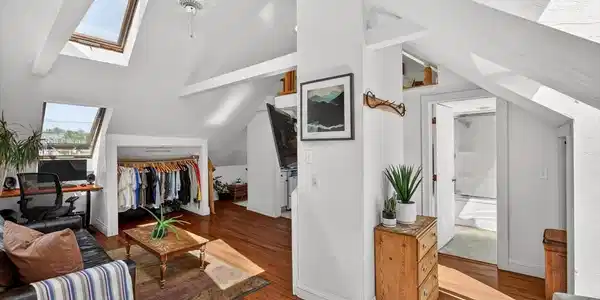 127 Bradford St