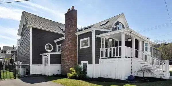 14 Lewis St