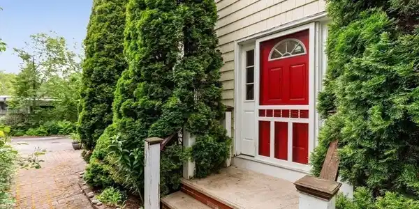 1 Pigeon Hill Ct